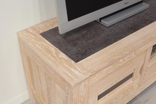 Mueble de TV Adriana fabricado en madera de roble macizo con 1 puerta y 1 cajón de estilo contemporáneo
