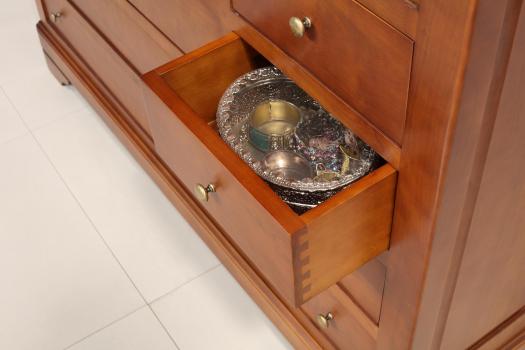 Cómoda Rémy de 11 cajones fabricada en madera de cerezo macizo al estilo Louis Philippe Ancho 140 cm