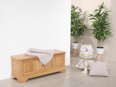 Baúl fabricado en madera de roble macizo al estilo de Louis Philippe Longitud 120 cm 