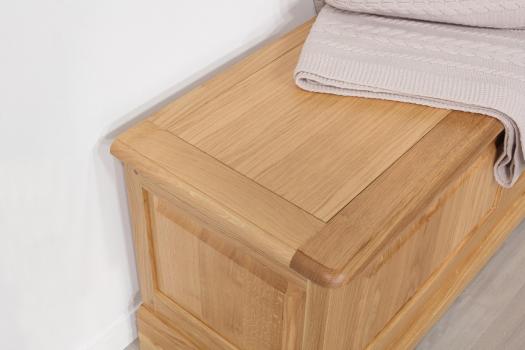Baúl fabricado en madera de roble macizo al estilo de Louis Philippe Longitud 120 cm 