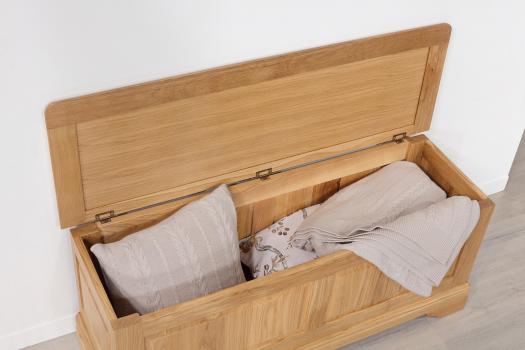 Baúl fabricado en madera de roble macizo al estilo de Louis Philippe Longitud 120 cm 