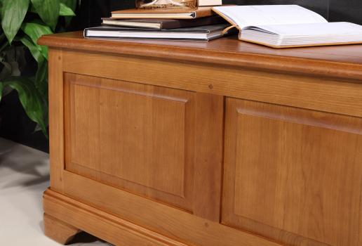 Banco Baúl Bruno fabricado en madera de roble macizo al estilo Louis Philippe
