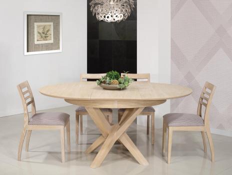 Mesa de comedor Romain fabricada en madera de roble con una pata central y una extensión tipo cartera de estilo contemporáneo