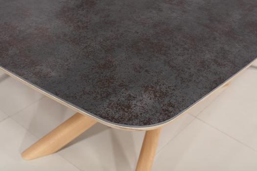 Mesa rectangular Stéphane de roble macizo y cerámica en su cubierta