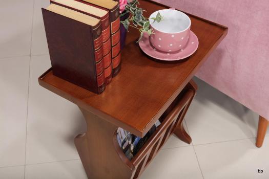 Revistero fabricado en madera de Cerezo macizo estilo Provenzal