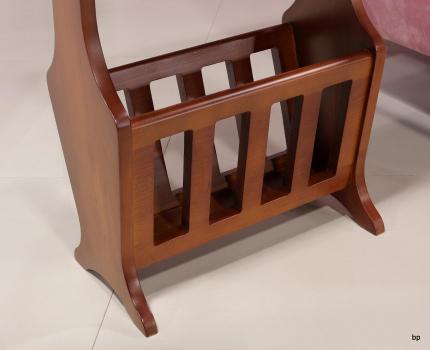 Revistero fabricado en madera de Cerezo macizo estilo Provenzal