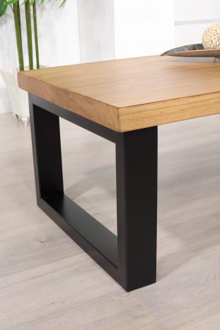 Mesa de centro rectangular de línea contemporánea, fabricada en roble y hierro