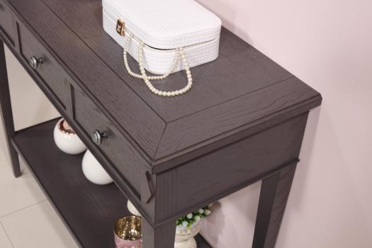 Consola Mathieu fabricada en madera de roble estilo Directoire con un acabado de pátina gris antracita.