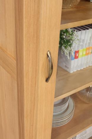Vitrina Oliver de 1 puerta fabricada en madera de Roble de estilo Contemporáneo 