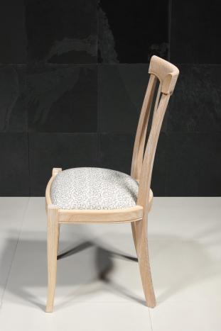 Silla Sébastien fabricada en madera de roble macizo al estilo de Louis Philippe 