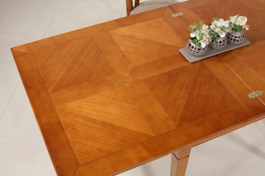 Mesa de comedor cuadrada fabricada en madera de cerezo macizo en estilo Louis Philippe 