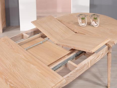 Mesa de comedor ovalada fabricada en madera de roble macizo con 2 extensiones al estilo Luis XVI 