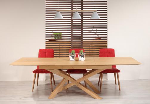 Mesa de comedor rectangular Joël  fabricada en madera de roble macizo en estilo contemporáneo 