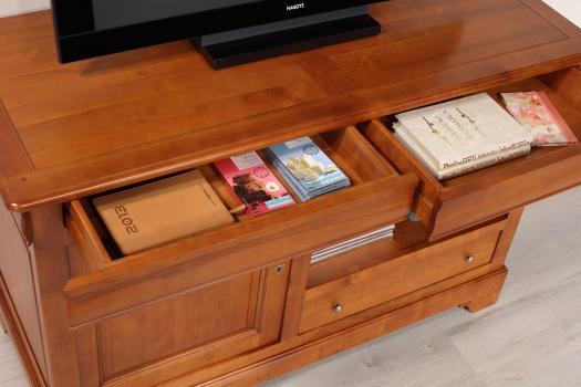 Mueble de tv Marianne fabricado en  madera de cerezo macizo al estilo Louis Philippe 