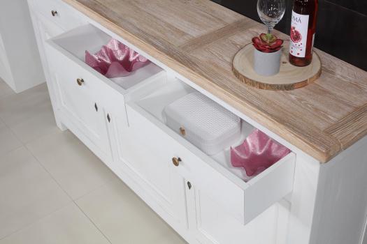 Aparador Buffet Yann de 3 puertas fabricado en madera de roble macizo estilo Rústico