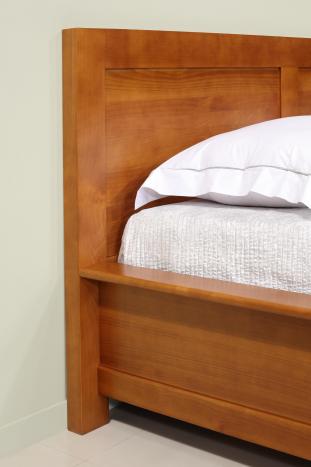 Cama Colección Naturaleza 160*200 fabricadas en cerezo macizo en estilo Contemporáneo