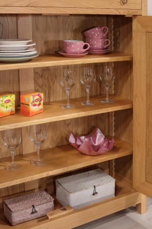 Aparador comedor Olivier de 2 puertas fabricado en madera de roble macizo en estilo Rústico SÓLO 1 DISPONIBLE