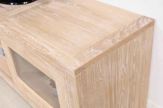 Mueble de TV Loann con 2 puertas de cristal fabricado en madera de roble macizo en estilo Contemporáneo Longitud 190 cm