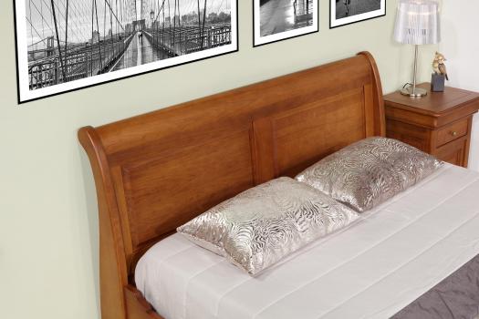 Cama barco Jean fabricada en madera de roble macizo al estilo Louis Philippe con un cajón a cada lado 160x200 