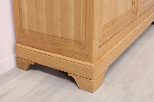 Aparador comedor Mathilde de 2 puertas fabricado en madera de roble macizo en estilo Louis Philippe