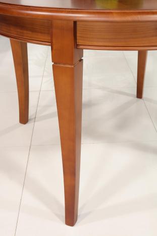 Mesa de comedor redonda Camille fabricada en madera maciza de cerezo en estilo Louis Philippe 
