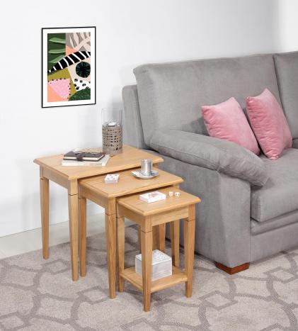 Mesas Nido Gigognes fabricada en madera de roble macizo en estilo Louis Philippe 