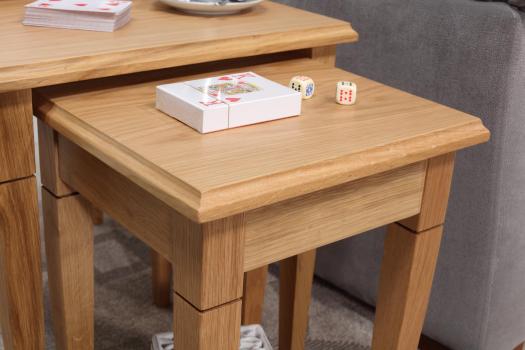 Mesas Nido Gigognes fabricada en madera de roble macizo en estilo Louis Philippe 