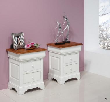 Mesa de noche Anne con 3 cajones fabricada en madera de cerezo macizo al estilo Louis Philippe
