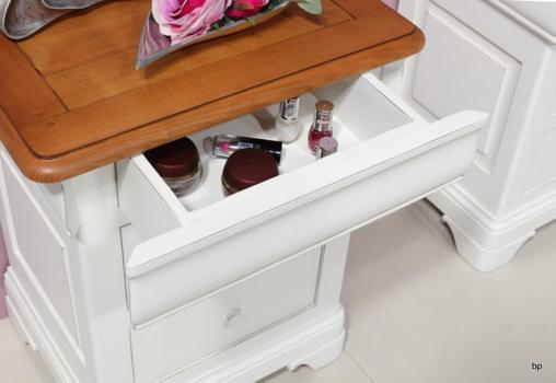 Mesa de noche Anne con 3 cajones fabricada en madera de cerezo macizo al estilo Louis Philippe
