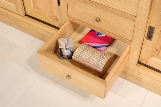 Mueble para TV Jean-Lin en roble macizo de estilo Luis Felipe
