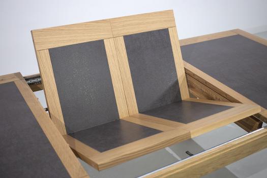 Mesa de comedor rectangular Matheo fabricada en madera de roble macizo en estilo Contemporáneo con acabado cerámico tradicional