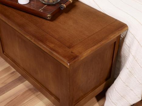 Baúl Leandro fabricado en madera de roble macizo estilo contemporáneo 
