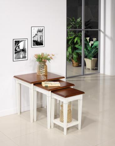 Mesa nido fabricada en madera de cerezo estilo Louis Philippe 
