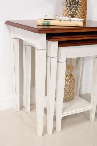 Mesa nido fabricada en madera de cerezo estilo Louis Philippe 