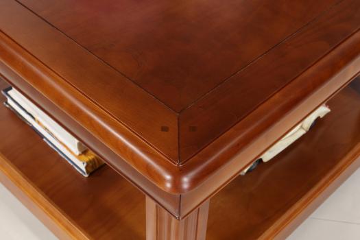 Mesa de centro cuadrada Anaîs de madera de cerezo de estilo Louis Philippe 