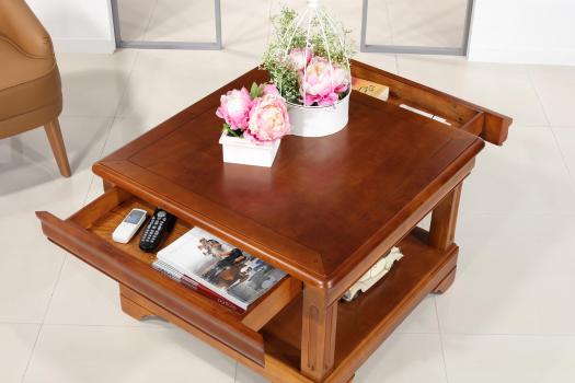 Mesa de centro cuadrada Anaîs de madera de cerezo de estilo Louis Philippe 
