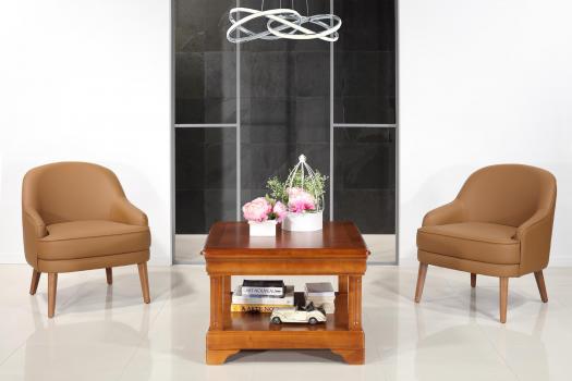 Mesa de centro cuadrada Anaîs de madera de cerezo de estilo Louis Philippe 