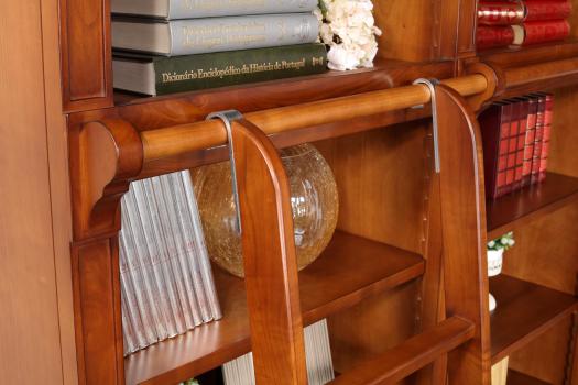 Biblioteca de 6 puertas Angèle de madera maciza de cerezo en estilo Directoire con escalera