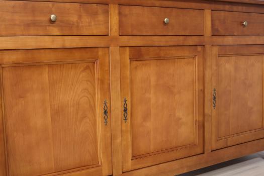 Aparador de 3 puertas de madera de cerezo de estilo rústico 