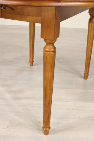 Mesa redonda con postigos de madera de cerezo de estilo Luis XVI 
