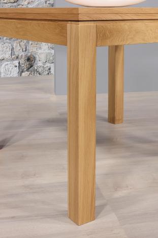 Mesa de comedor 90x90 fabricada en roble macizo de estilo Contemporáneo