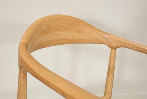 Silla Contemporánea fabricada en madera de  Roble