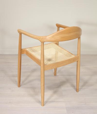 Silla Contemporánea fabricada en madera de  Roble