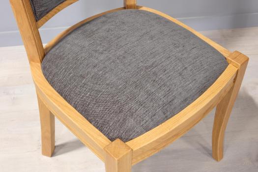 Silla Benjamin fabricada en madera de roble macizo de estilo Louis Philippe 