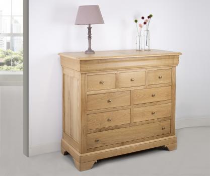 Cómoda de 9 cajones fabricada en madera de roble macizo de estilo Louis Philippe 