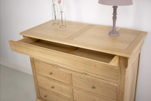 Cómoda de 9 cajones fabricada en madera de roble macizo de estilo Louis Philippe 
