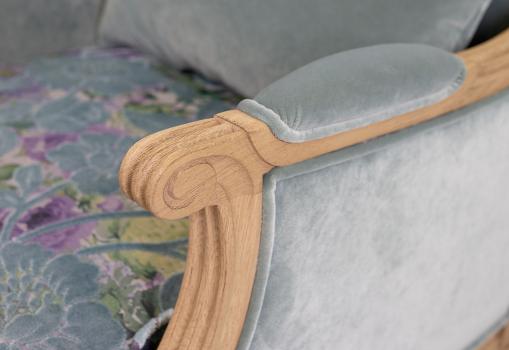 Sillón estilo Luis XVI fabricado en Roble macizo 1 DISPONIBLE