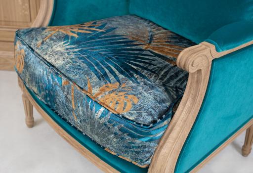 Sillón estilo Luís XVI  fabricado en madera de Roble con tejido FSM 1 DISPONIBLE