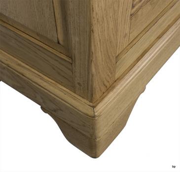Aparador Alix de 3 puertas fabricado en madera de roble macizo al estilo Louis Philippe acabado natural antik